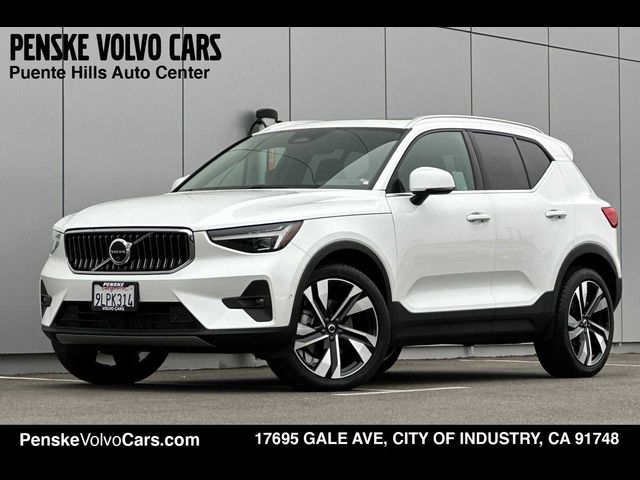 2024 Volvo XC40 Ultimate Bright Theme