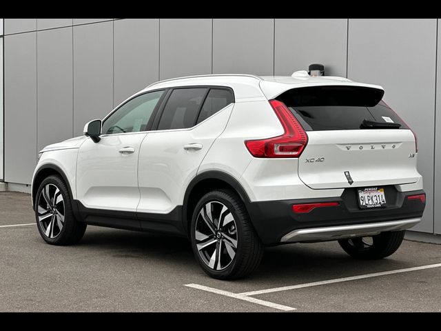 2024 Volvo XC40 Ultimate Bright Theme