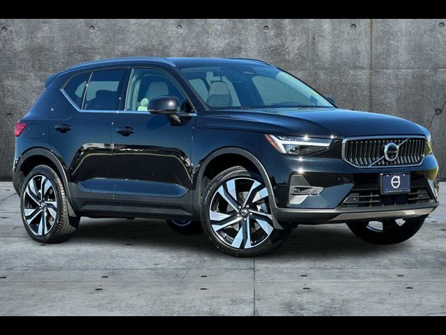 2024 Volvo XC40 Ultimate Bright Theme