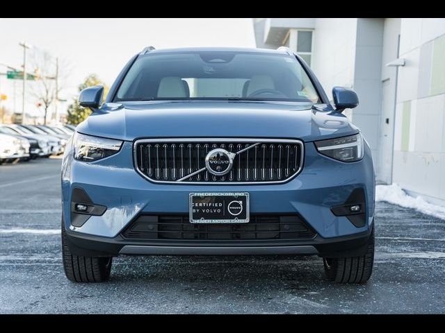 2024 Volvo XC40 Ultimate Bright Theme