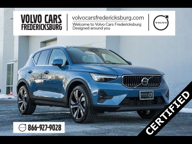 2024 Volvo XC40 Ultimate Bright Theme