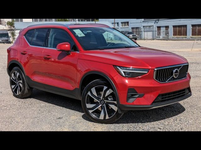 2024 Volvo XC40 Ultimate Bright Theme