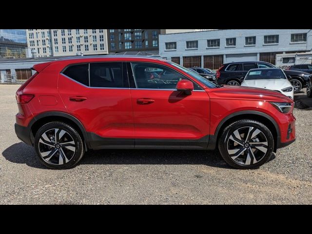 2024 Volvo XC40 Ultimate Bright Theme