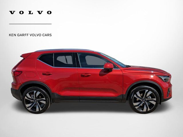 2024 Volvo XC40 Ultimate Bright Theme