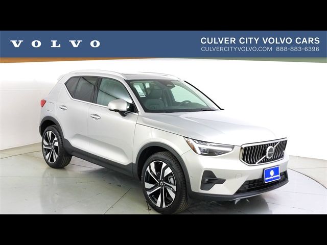 2024 Volvo XC40 Ultimate Bright Theme