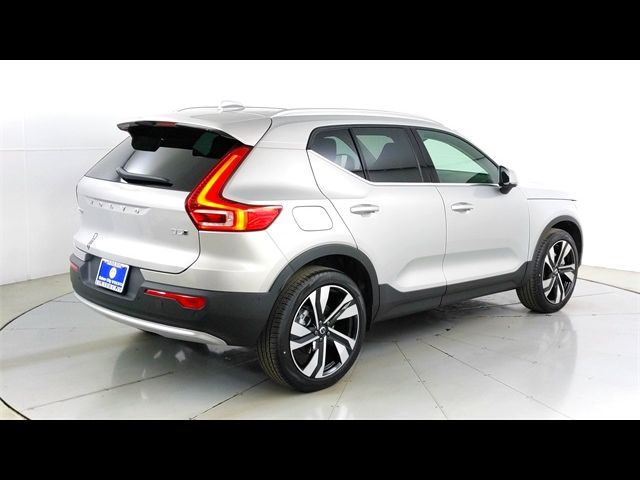 2024 Volvo XC40 Ultimate Bright Theme