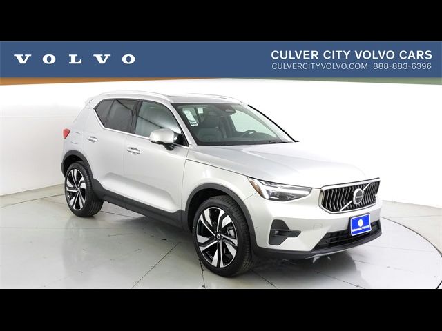 2024 Volvo XC40 Ultimate Bright Theme