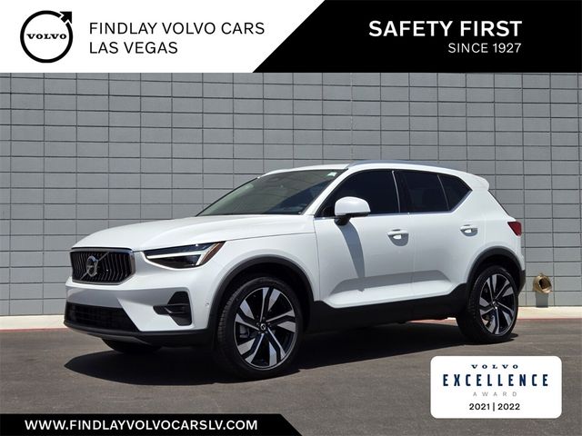 2024 Volvo XC40 Ultimate Bright Theme