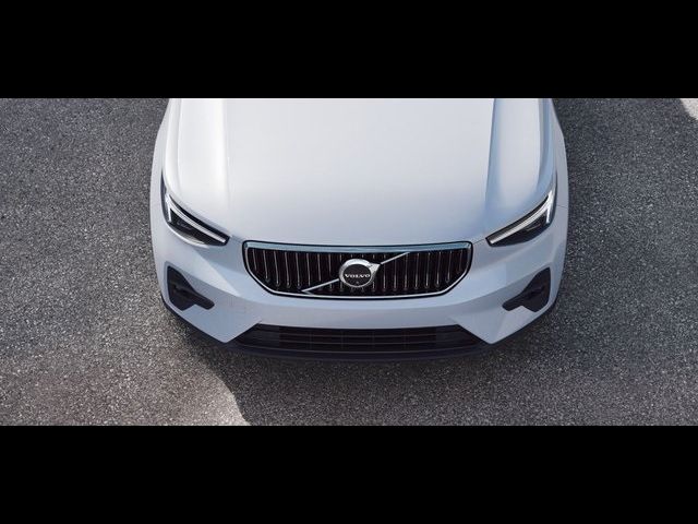 2024 Volvo XC40 Ultimate Bright Theme