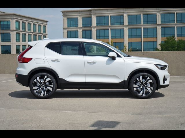 2024 Volvo XC40 Ultimate Bright Theme