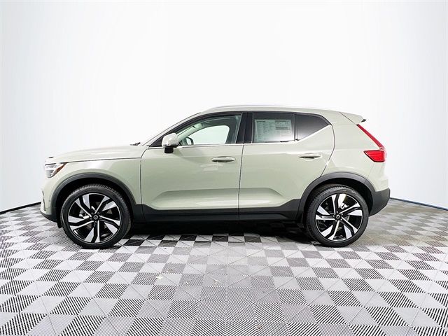 2024 Volvo XC40 Ultimate Bright Theme