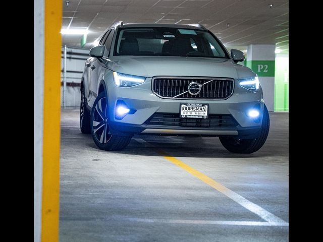 2024 Volvo XC40 Ultimate Bright Theme