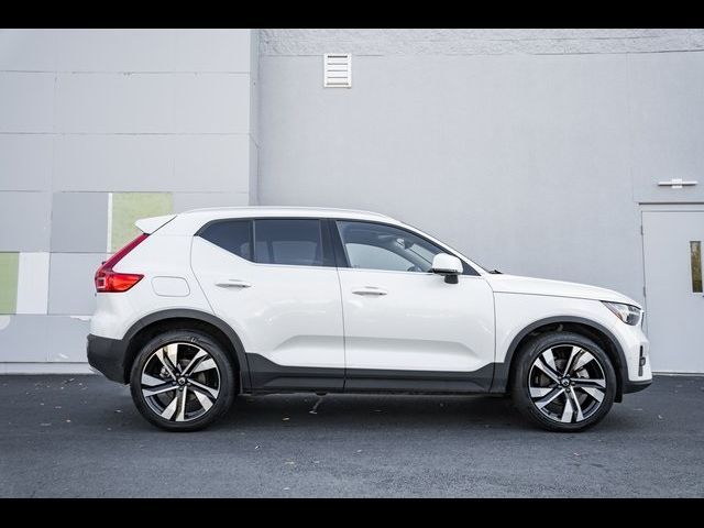 2024 Volvo XC40 Ultimate Bright Theme