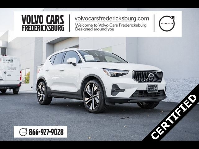 2024 Volvo XC40 Ultimate Bright Theme