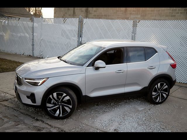 2024 Volvo XC40 Ultimate Bright Theme