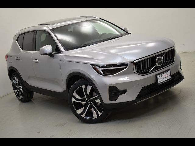 2024 Volvo XC40 Ultimate Bright Theme