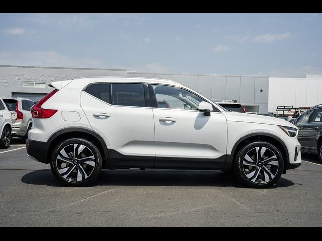 2024 Volvo XC40 Ultimate Bright Theme