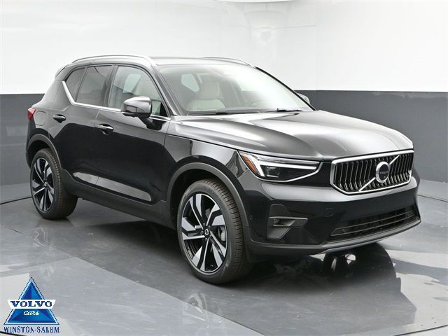 2024 Volvo XC40 Ultimate Bright Theme