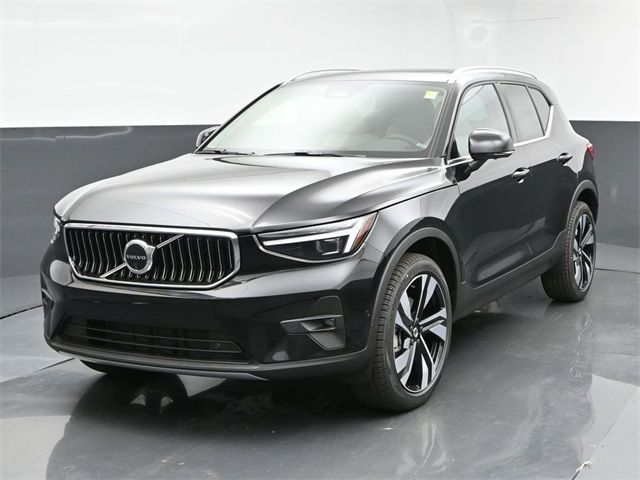 2024 Volvo XC40 Ultimate Bright Theme