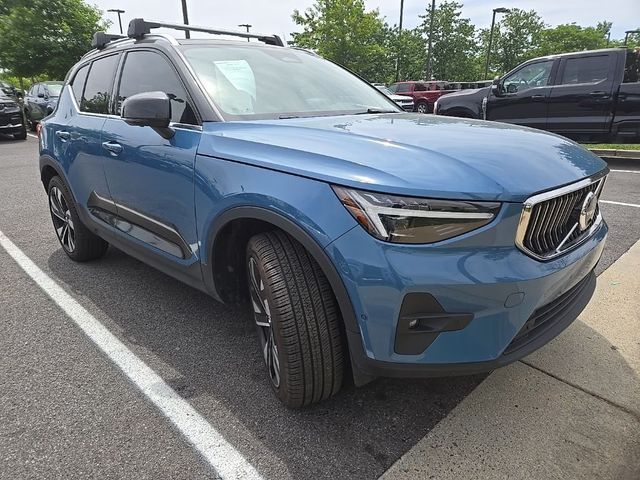 2024 Volvo XC40 Ultimate Bright Theme