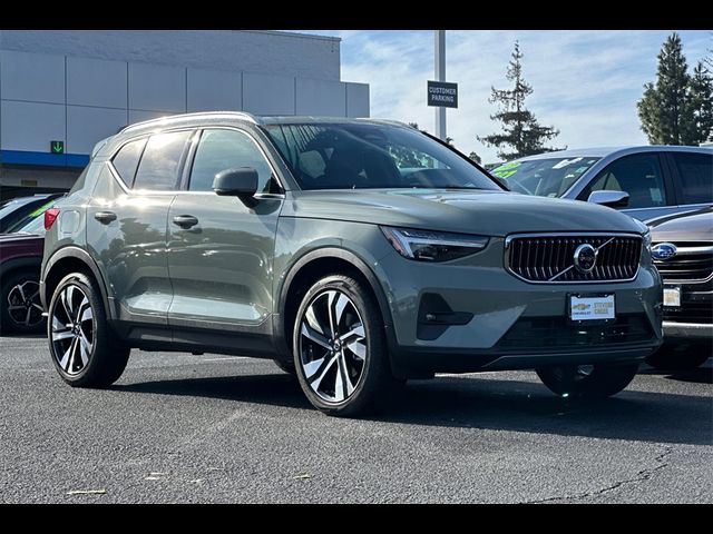 2024 Volvo XC40 Ultimate Bright Theme