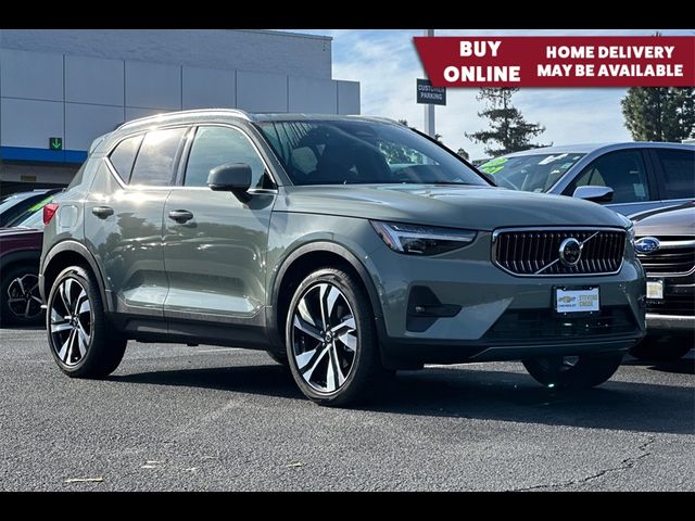 2024 Volvo XC40 Ultimate Bright Theme