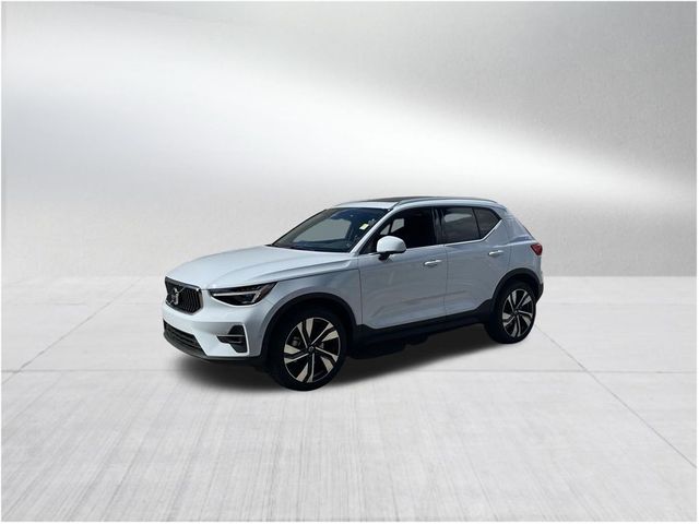 2024 Volvo XC40 Ultimate Bright Theme