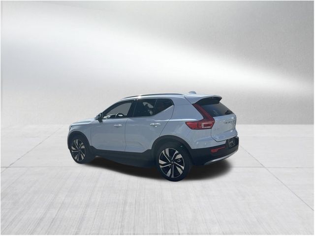 2024 Volvo XC40 Ultimate Bright Theme