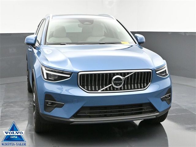 2024 Volvo XC40 Ultimate Bright Theme