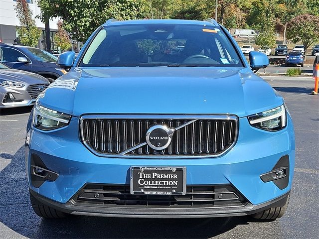 2024 Volvo XC40 Ultimate Bright Theme