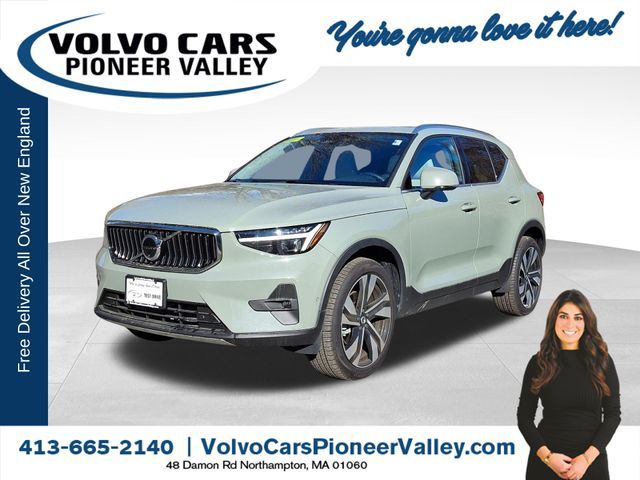 2024 Volvo XC40 Ultimate Bright Theme