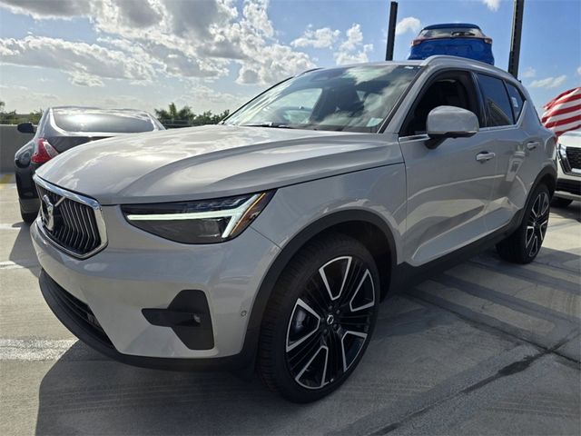 2024 Volvo XC40 Ultimate Bright Theme