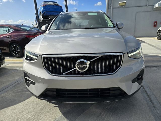 2024 Volvo XC40 Ultimate Bright Theme