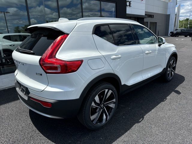 2024 Volvo XC40 Ultimate Bright Theme