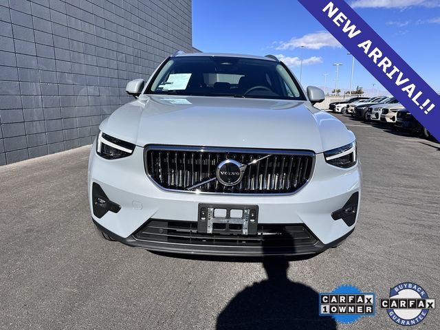 2024 Volvo XC40 Ultimate Bright Theme