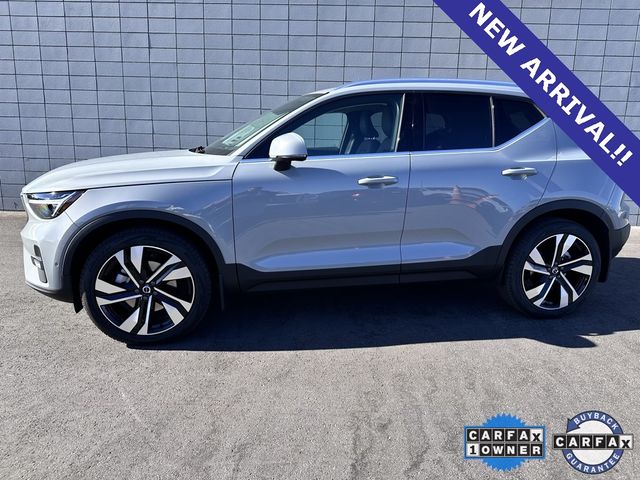 2024 Volvo XC40 Ultimate Bright Theme