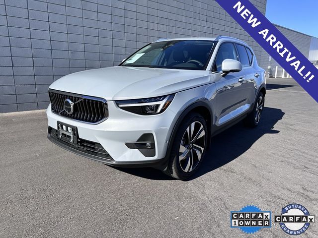 2024 Volvo XC40 Ultimate Bright Theme