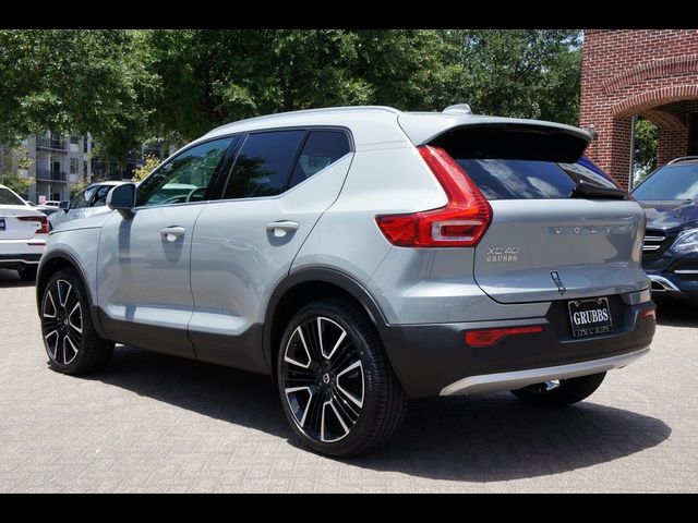 2024 Volvo XC40 Ultimate Bright Theme