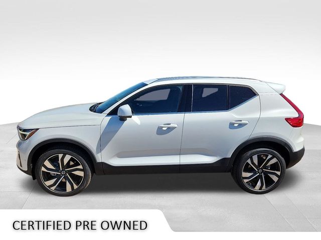 2024 Volvo XC40 Ultimate Bright Theme