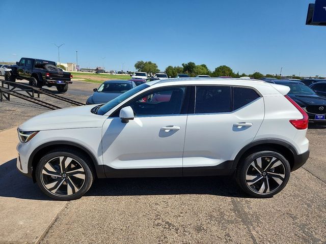 2024 Volvo XC40 Ultimate Bright Theme