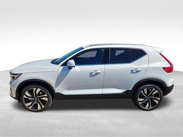 2024 Volvo XC40 Ultimate Bright Theme