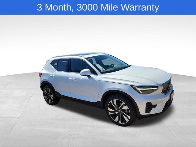 2024 Volvo XC40 Ultimate Bright Theme