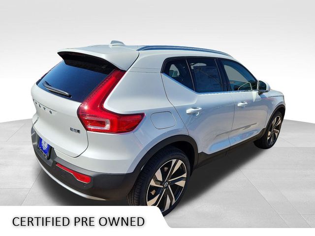 2024 Volvo XC40 Ultimate Bright Theme