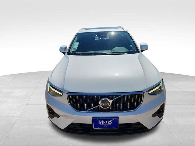 2024 Volvo XC40 Ultimate Bright Theme