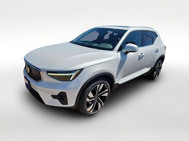 2024 Volvo XC40 Ultimate Bright Theme