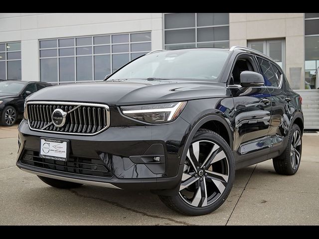 2024 Volvo XC40 Ultimate Bright Theme