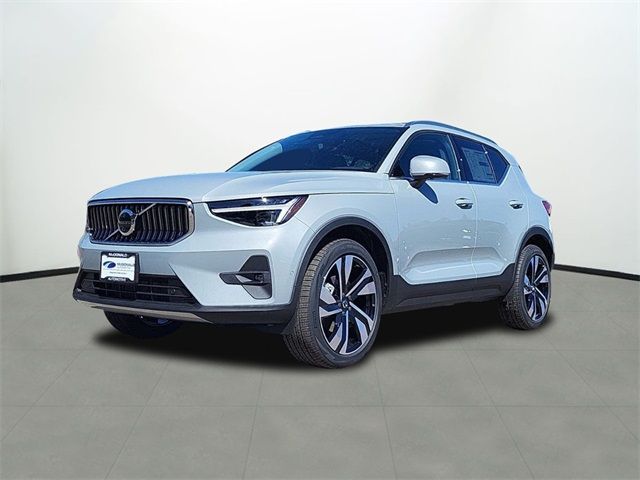 2024 Volvo XC40 Ultimate Bright Theme