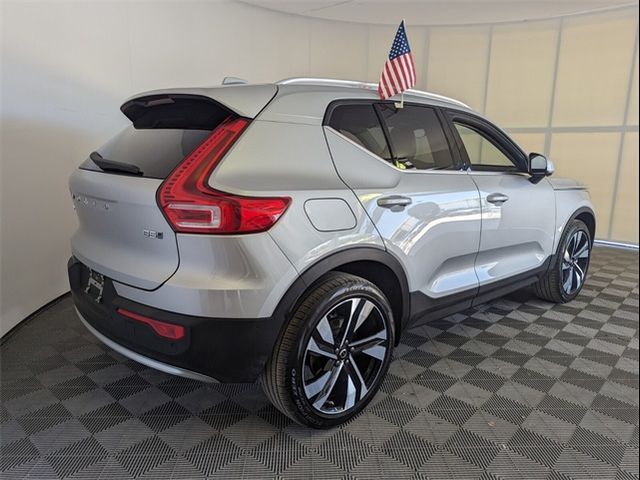 2024 Volvo XC40 Ultimate Bright Theme