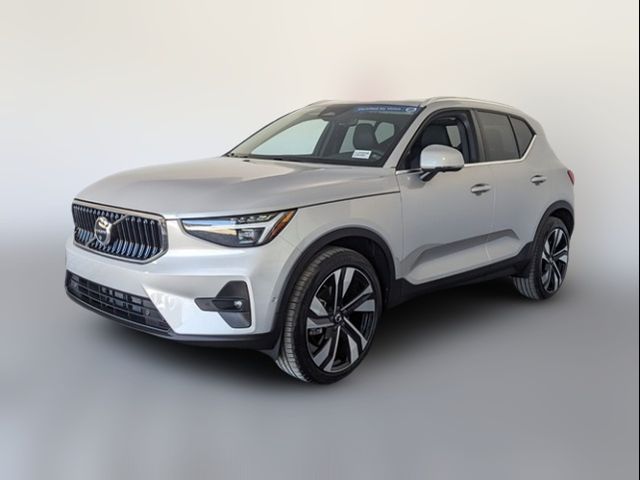 2024 Volvo XC40 Ultimate Bright Theme