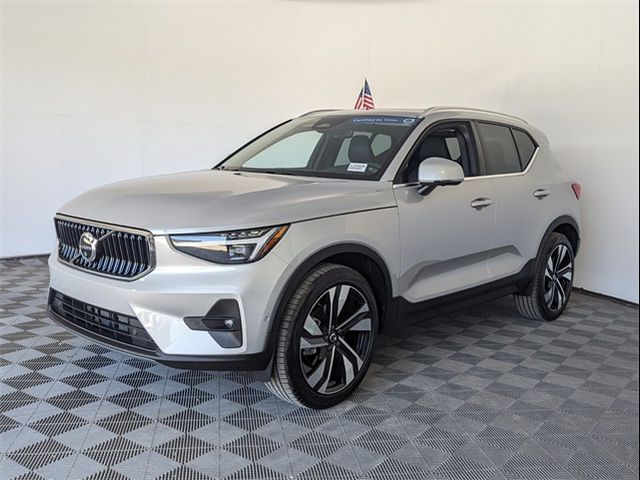 2024 Volvo XC40 Ultimate Bright Theme